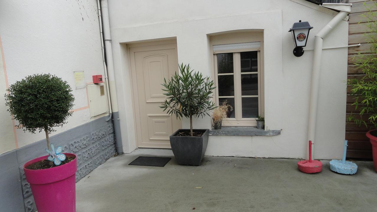 Le Quai 3 Hotel Chateaubriant Exterior photo